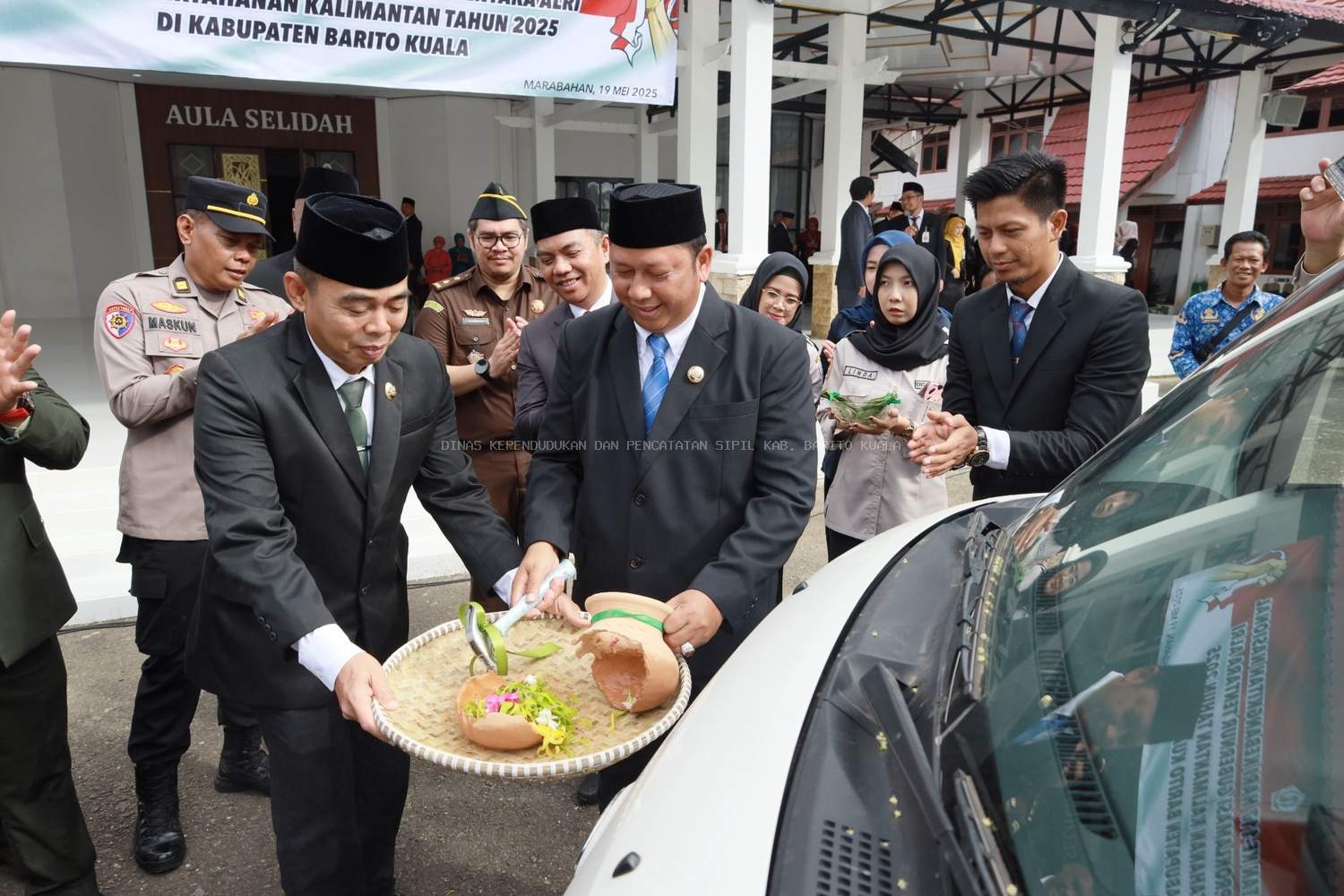 Pemkab Barito Kuala Resmikan Dua Mobil Pelayanan Keliling