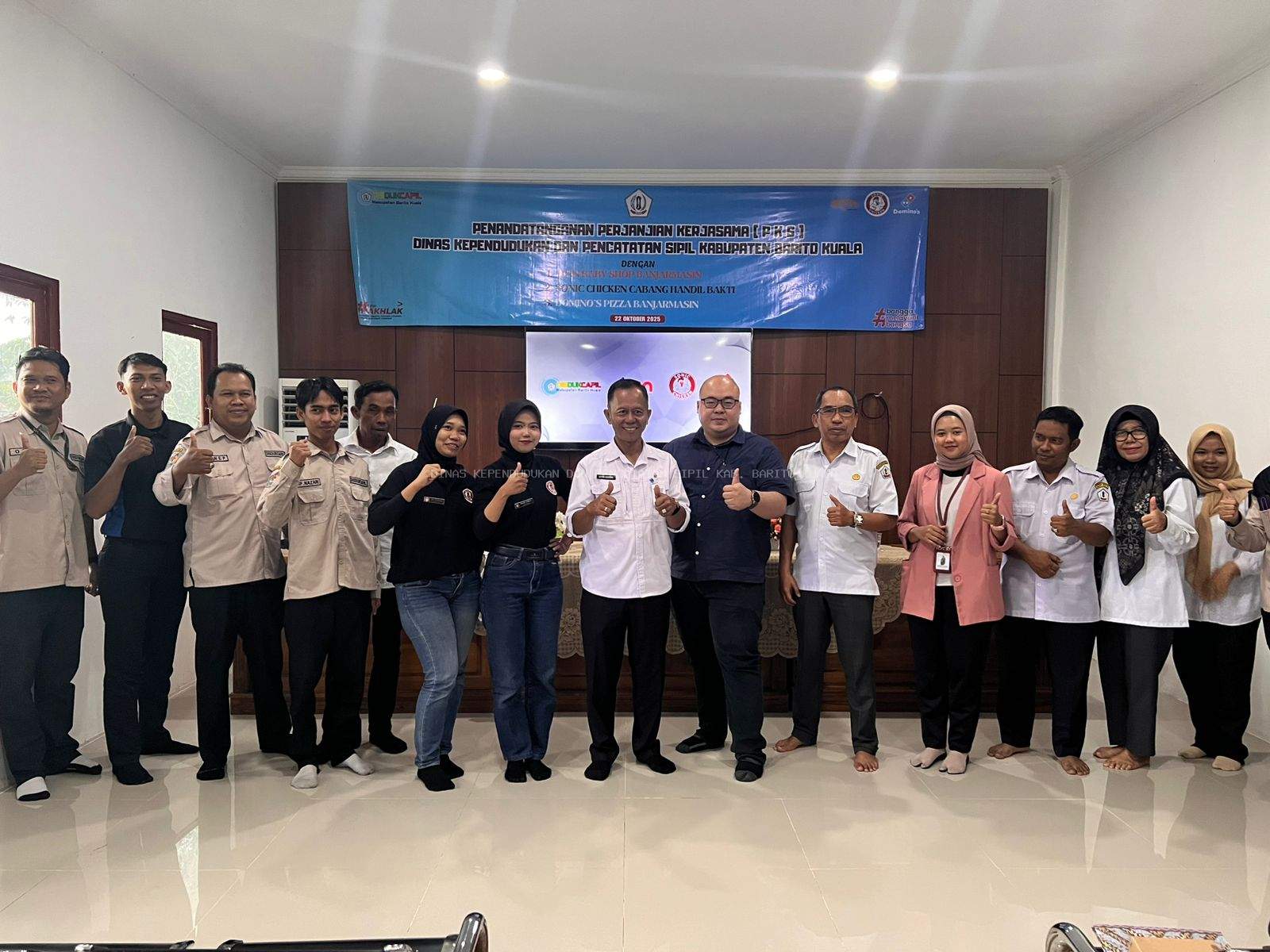 Dukcapil Barito Kuala Jalin Kerja Sama dengan Domino’s Pizza, Sonic Chicken, dan Toko Alan Baby & Kids untuk Manfaatkan KIA