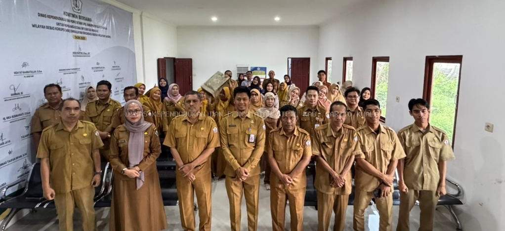 Disdukcapil Barito Kuala Gelar Pisah Sambut dan Penandatanganan PK