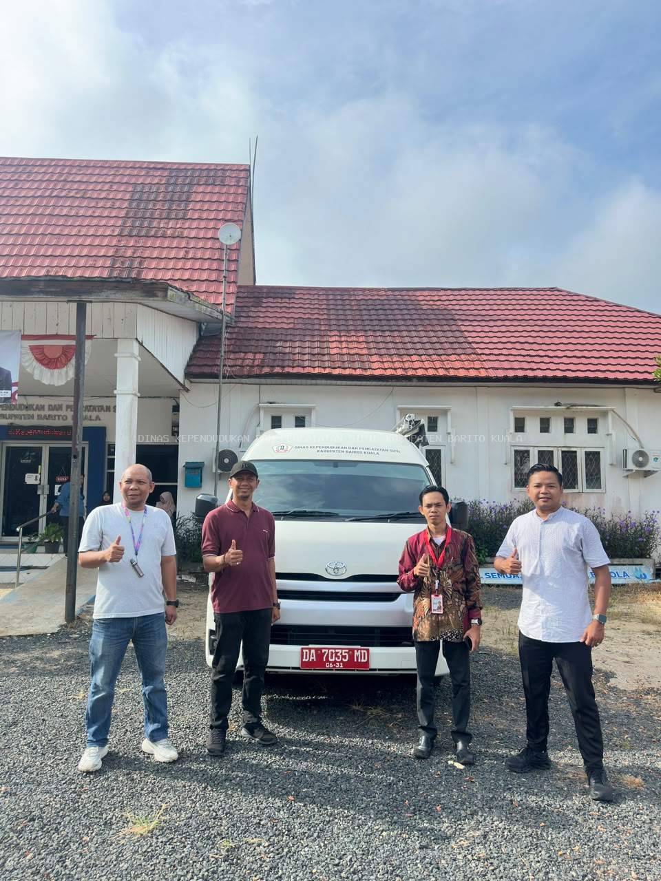 DISDUKCAPIL BARITO KUALA HADIRKAN MOBIL PELAYANAN BARU UNTUK TINGKATKAN KUALITAS LAYANAN KEPENDUDUKAN